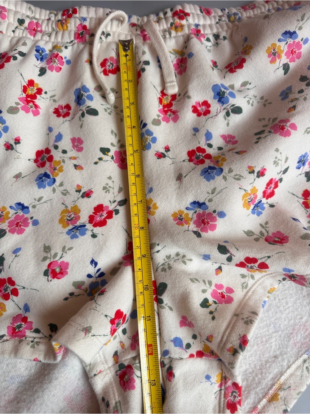 GAP Heritage Floral Logo Sweat Shorts White Multicolor Drawstring Fleece XL - Picture 10 of 12